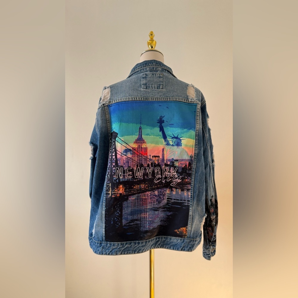 New York City Denim Jacket with Graphic Back Size XL Woman